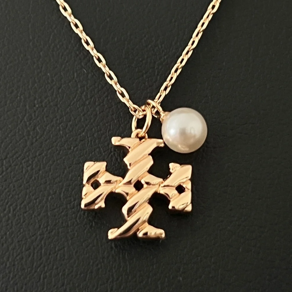 Tory Burch Twisted Rope Pearl Gold Pendant Necklace
